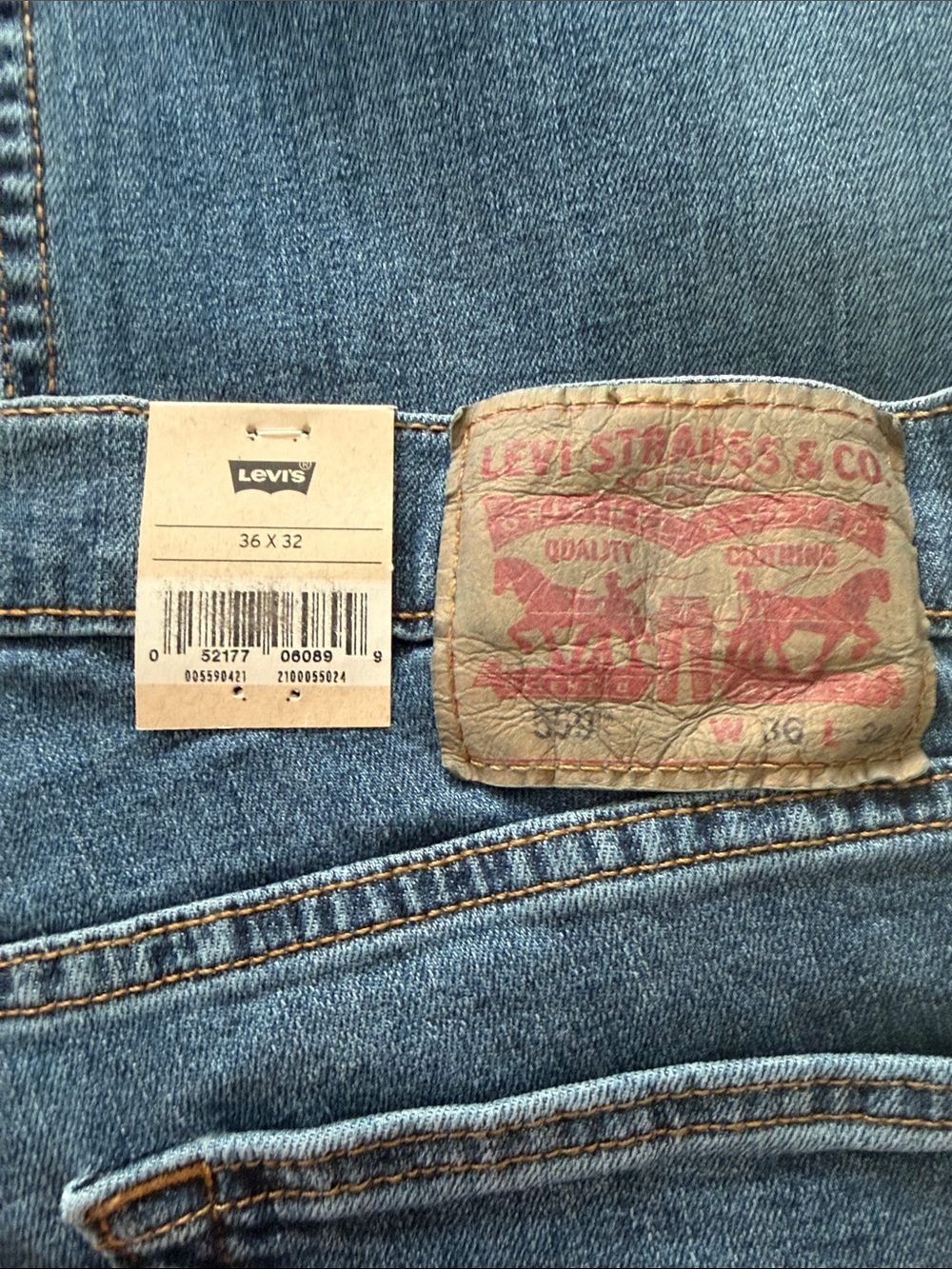 New with tags Levi's Blue Denim Jeans